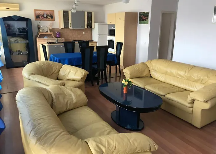 アパート Lotusz In *